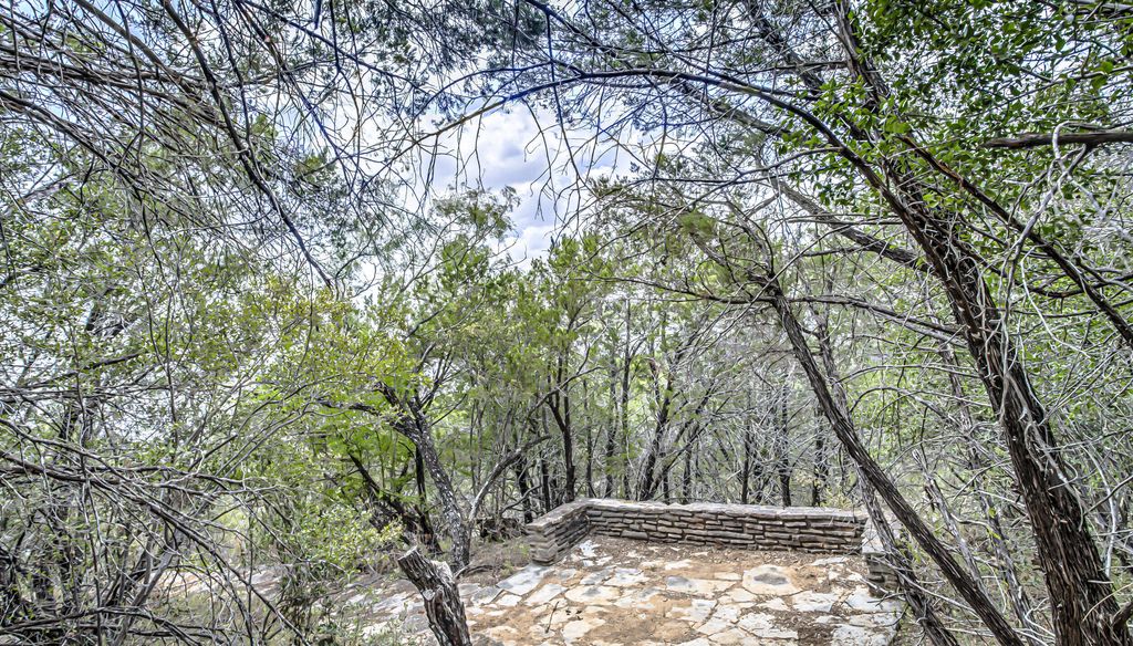 Image 19 of property listing at 920 Boultinghouse Rd, Marble Falls, TX 78654