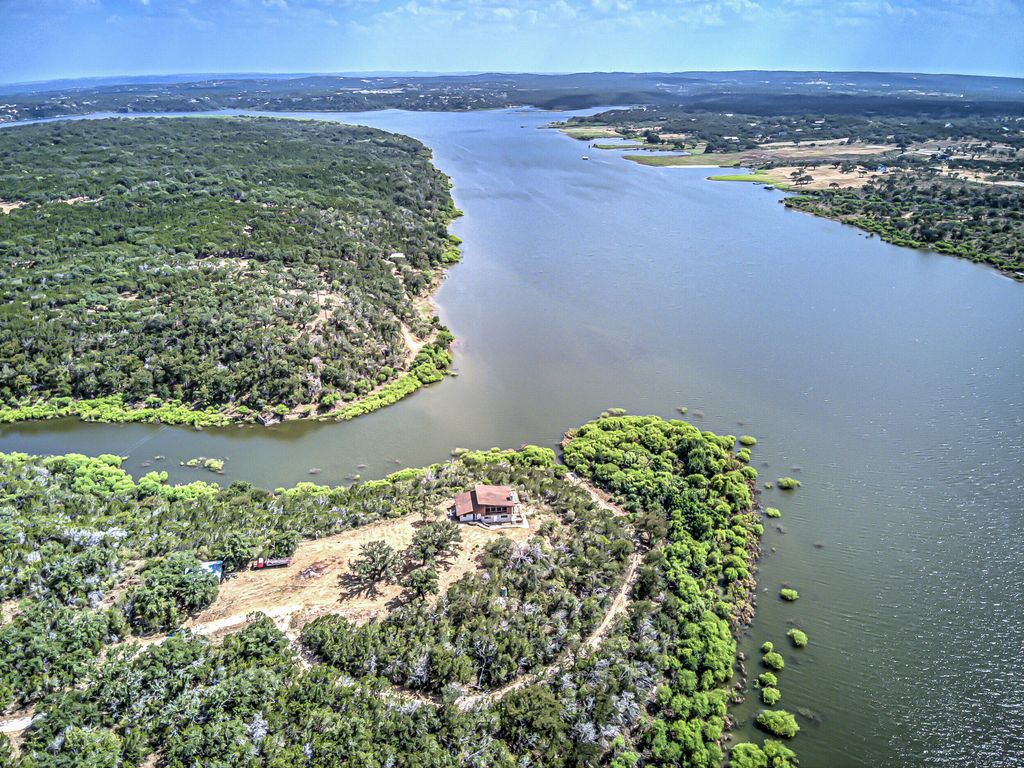 Image 2 of property listing at 920 Boultinghouse Rd, Marble Falls, TX 78654