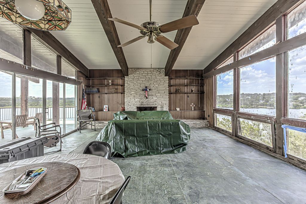 Image 30 of property listing at 920 Boultinghouse Rd, Marble Falls, TX 78654