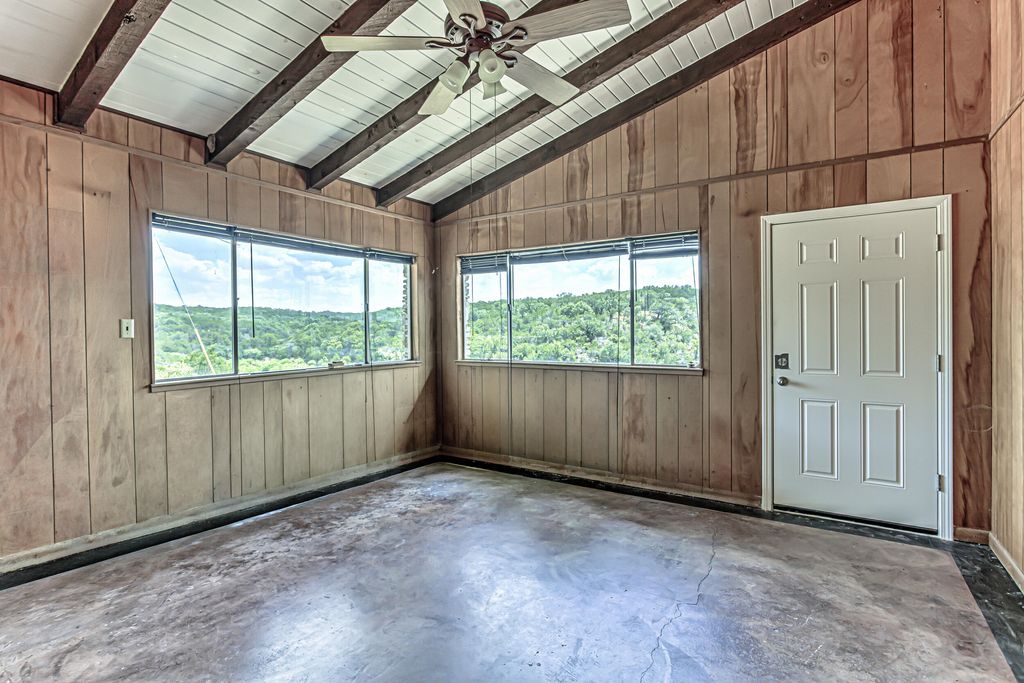 Image 35 of property listing at 920 Boultinghouse Rd, Marble Falls, TX 78654
