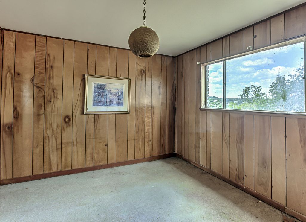 Image 36 of property listing at 920 Boultinghouse Rd, Marble Falls, TX 78654
