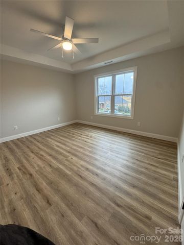 112 Wexford Pointe 5, Hickory, NC 28601