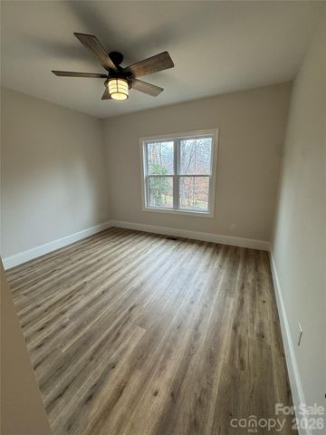 112 Wexford Pointe 5, Hickory, NC 28601