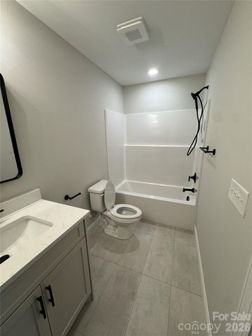 112 Wexford Pointe 5, Hickory, NC 28601