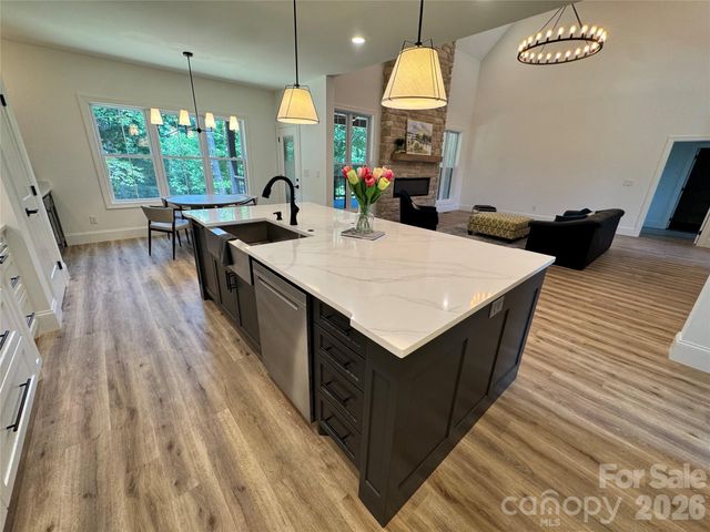 112 Wexford Pointe 5, Hickory, NC 28601