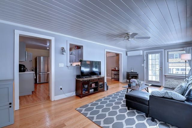 647 Main Street A, Oxford, MA 01537