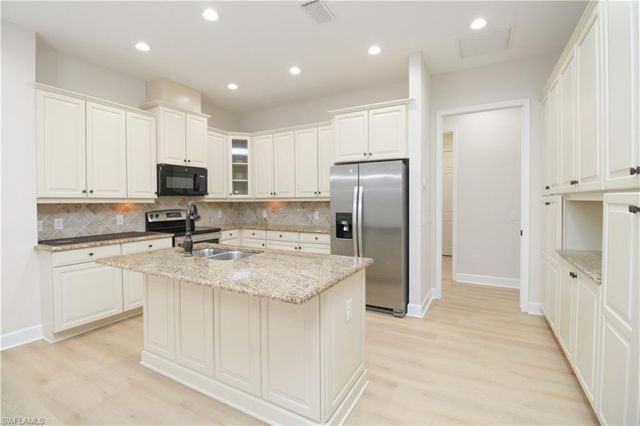 9122 Isla Bella CIR, Bonita Springs, FL 34135