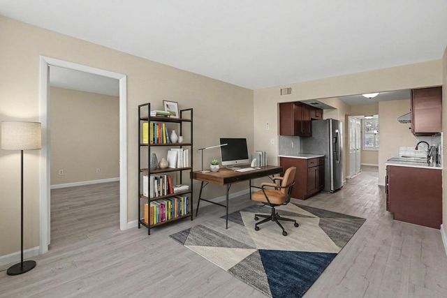 4720 LOCUST STREET NE 206, St Petersburg, FL 33703