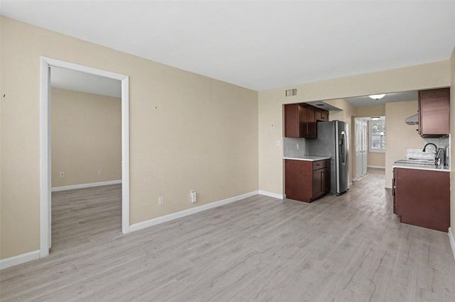 4720 LOCUST STREET NE 206, St Petersburg, FL 33703