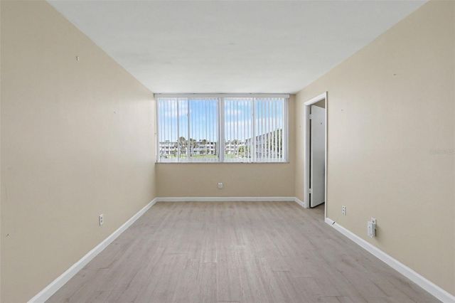 4720 LOCUST STREET NE 206, St Petersburg, FL 33703