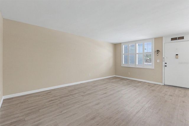 4720 LOCUST STREET NE 206, St Petersburg, FL 33703