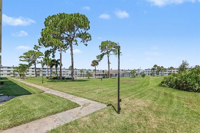 4720 LOCUST STREET NE 206, St Petersburg, FL 33703