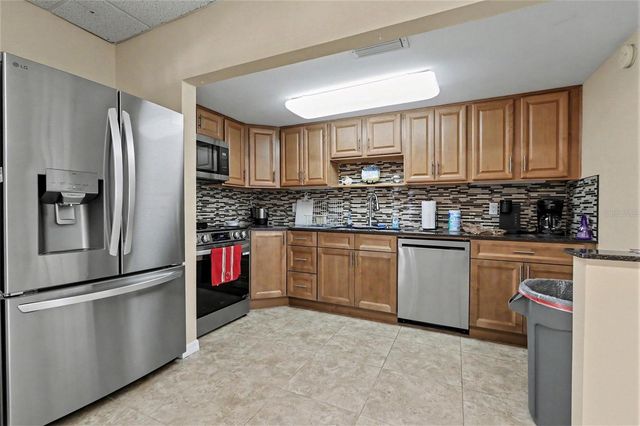 4720 LOCUST STREET NE 206, St Petersburg, FL 33703
