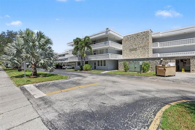 4720 LOCUST STREET NE 206, St Petersburg, FL 33703