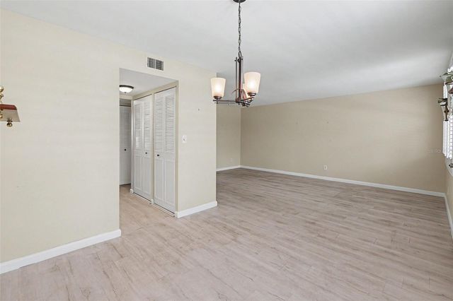 4720 LOCUST STREET NE 206, St Petersburg, FL 33703