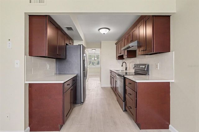 4720 LOCUST STREET NE 206, St Petersburg, FL 33703