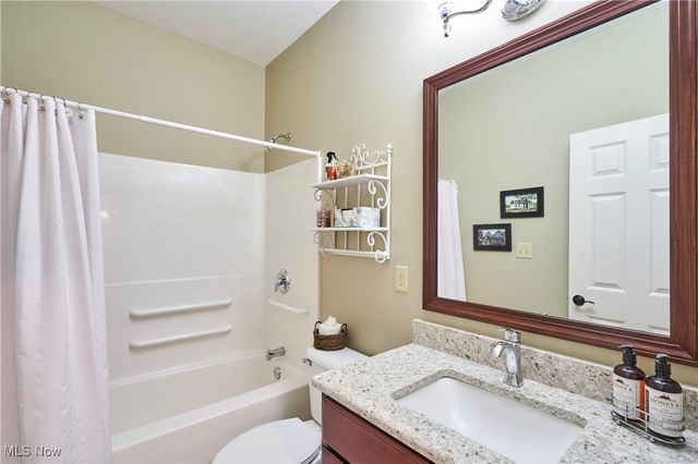 311 Hidden Pond Drive, Doylestown, OH 44230