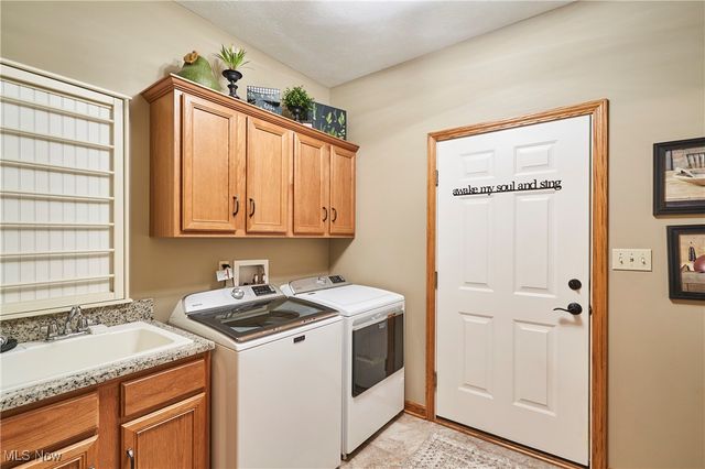 311 Hidden Pond Drive, Doylestown, OH 44230