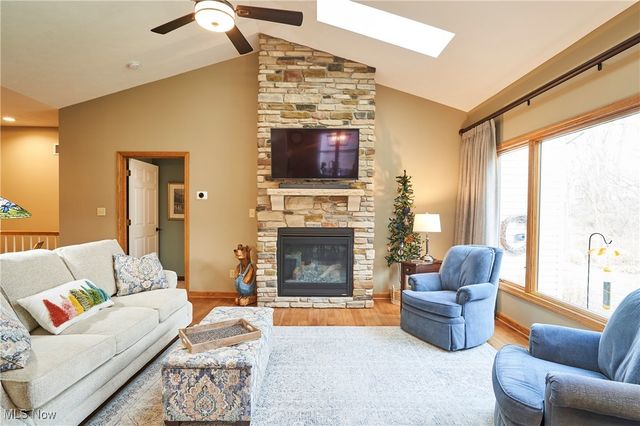 311 Hidden Pond Drive, Doylestown, OH 44230