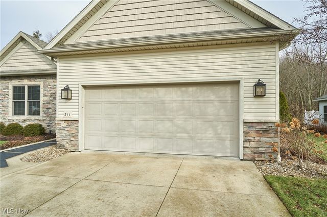 311 Hidden Pond Drive, Doylestown, OH 44230