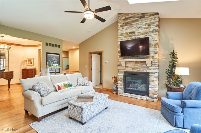 311 Hidden Pond Drive, Doylestown, OH 44230