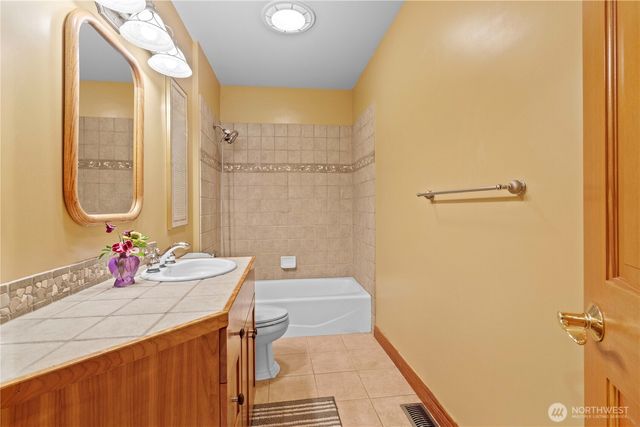 2110 43rd Street SE, Puyallup, WA 98372