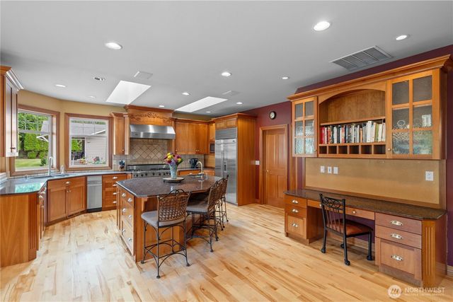 2110 43rd Street SE, Puyallup, WA 98372