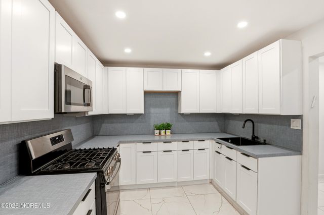 623 Woodbine Lane, Lakewood, NJ 08701