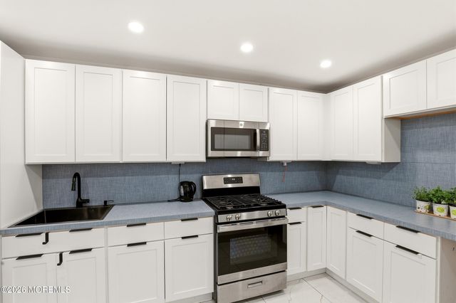 623 Woodbine Lane, Lakewood, NJ 08701