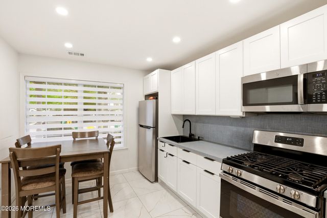 623 Woodbine Lane, Lakewood, NJ 08701