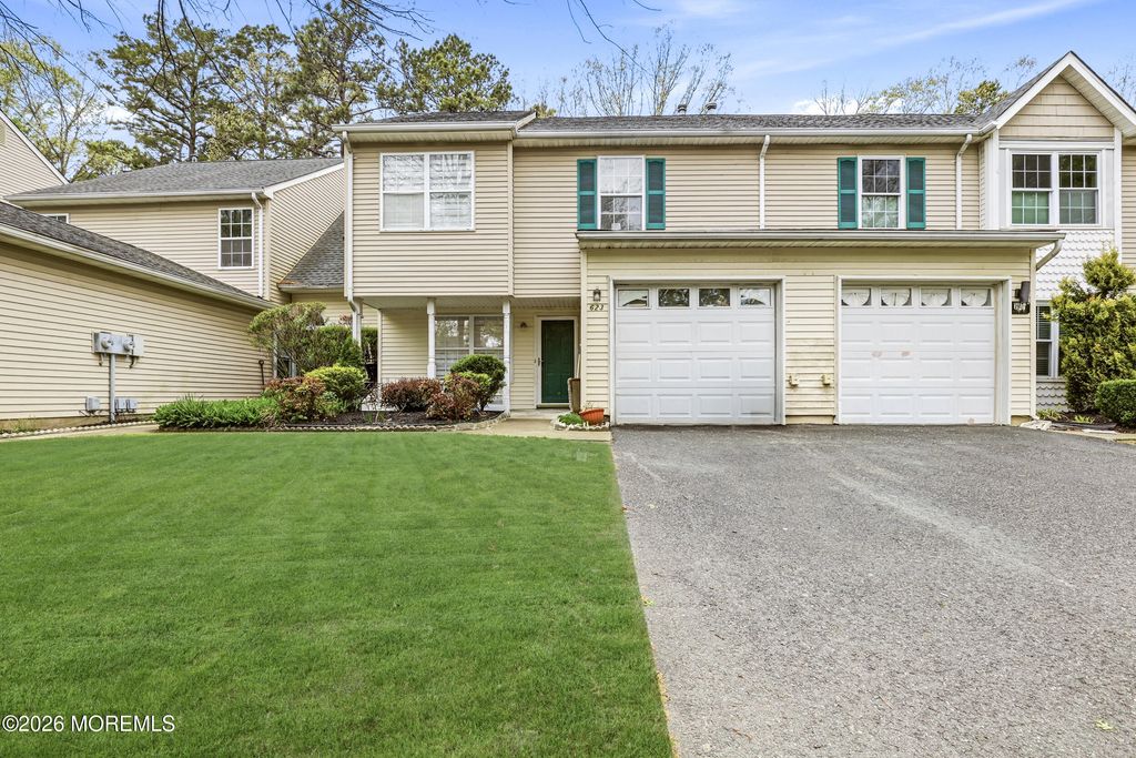 623 Woodbine Lane, Lakewood, NJ 08701