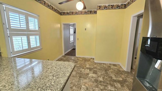 1214 S Harlan Avenue, Evansville, IN 47714