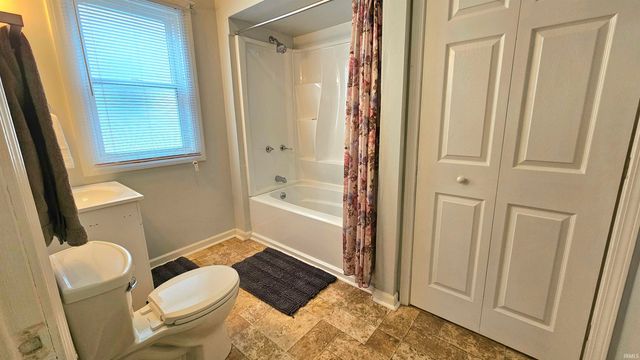 1214 S Harlan Avenue, Evansville, IN 47714