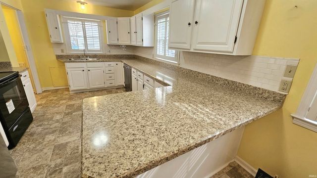 1214 S Harlan Avenue, Evansville, IN 47714