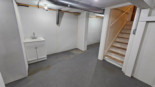 1214 S Harlan Avenue, Evansville, IN 47714