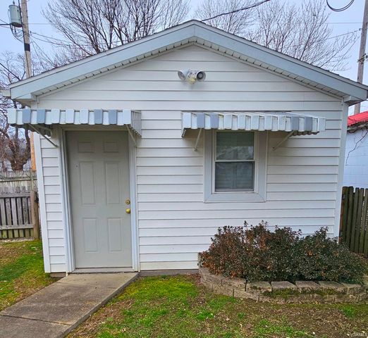 1214 S Harlan Avenue, Evansville, IN 47714
