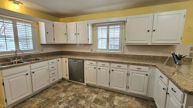 1214 S Harlan Avenue, Evansville, IN 47714