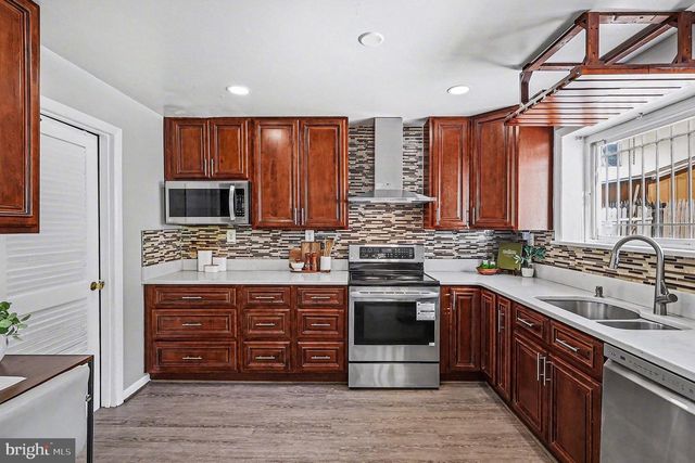 2402 24TH ST SE, Washington, DC 20020