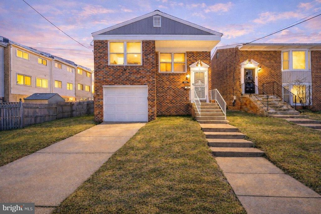 2402 24TH ST SE, Washington, DC 20020