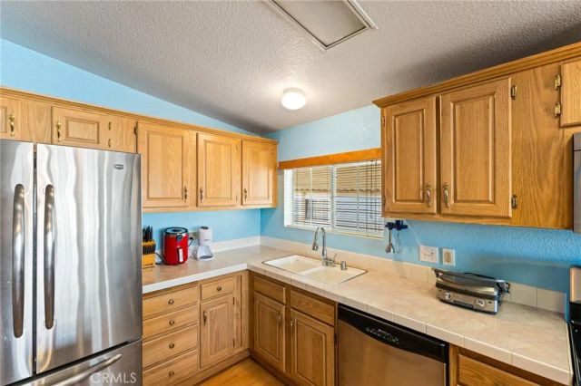 23301 Ridge Route 165, Laguna Hills, CA 92653