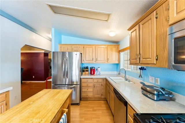 23301 Ridge Route 165, Laguna Hills, CA 92653