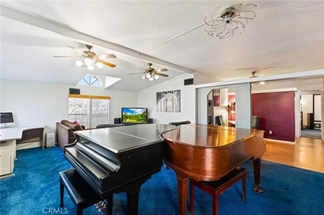 23301 Ridge Route 165, Laguna Hills, CA 92653