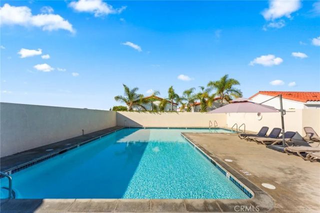 23301 Ridge Route 165, Laguna Hills, CA 92653