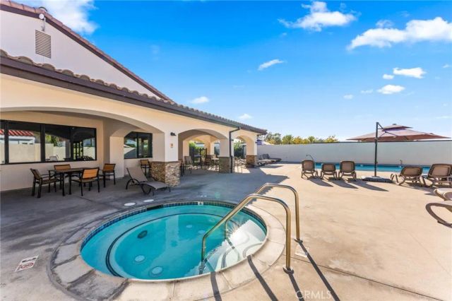 23301 Ridge Route 165, Laguna Hills, CA 92653