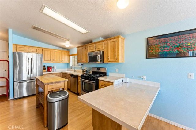 23301 Ridge Route 165, Laguna Hills, CA 92653