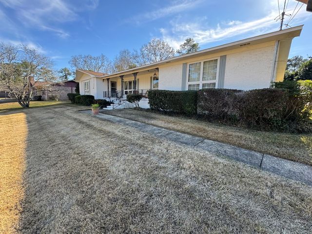 2105 Stonebridge Rd, Dothan, AL 36301