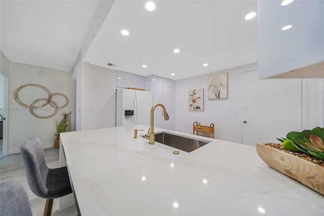 2100 S Ocean Dr 5B, Fort Lauderdale, FL 33316