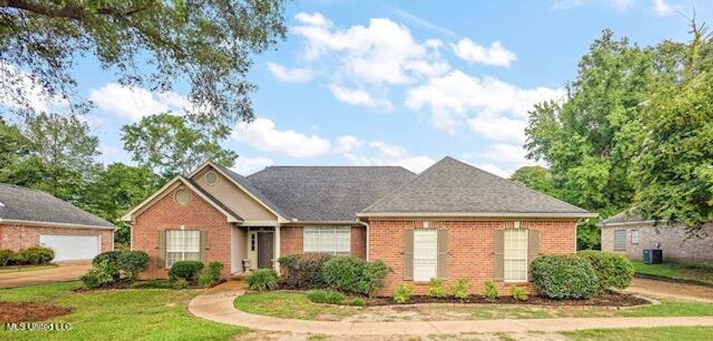 310 Fox Hollow, Canton, MS 39046