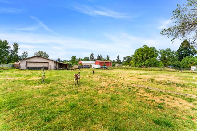 4675 Leonard Road, Grants Pass, OR 97527