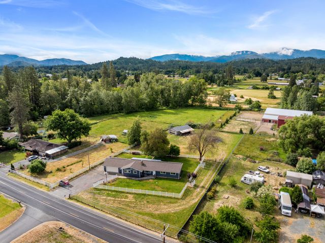 4675 Leonard Road, Grants Pass, OR 97527
